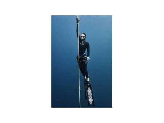 Кому нельзя заниматься фридайвингом