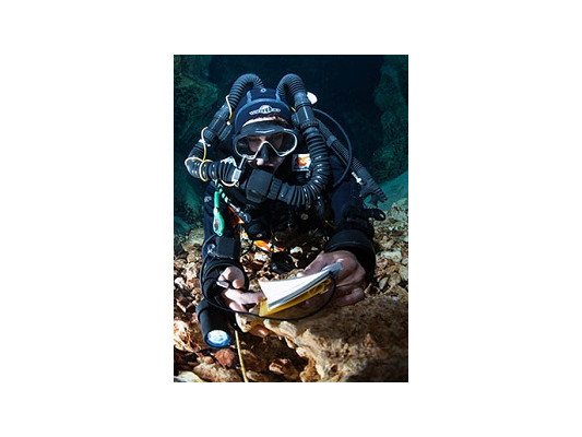 Яка відмінність професійного дайвінгу від військового